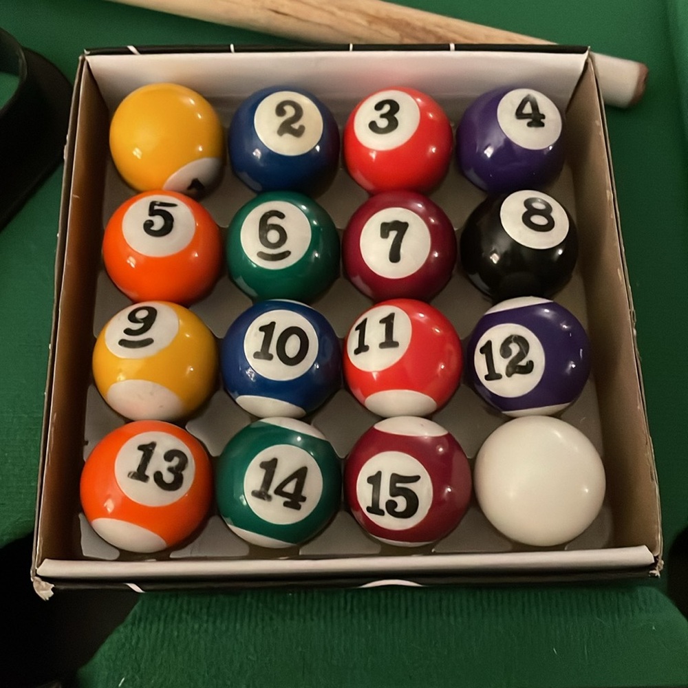 Mini Pool Table - Picture 3 of 6